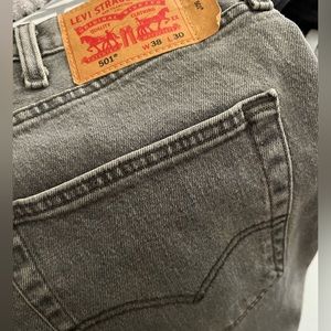 Men’s gray Levi’s 501 jeans, 38x30, like new